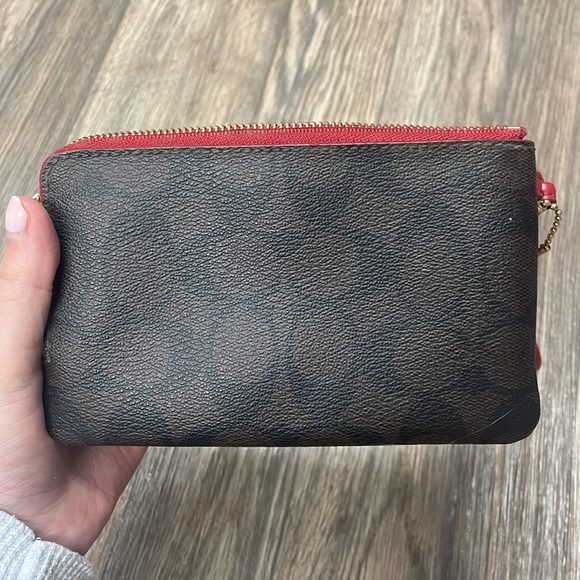 Coach wallet/ wristlet, new condition - Picture 2 of 3